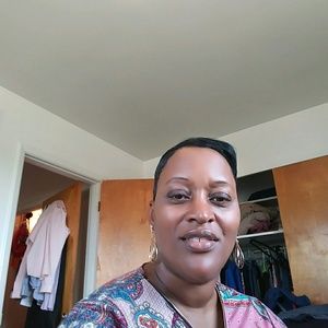 Meet your Posher, Denise